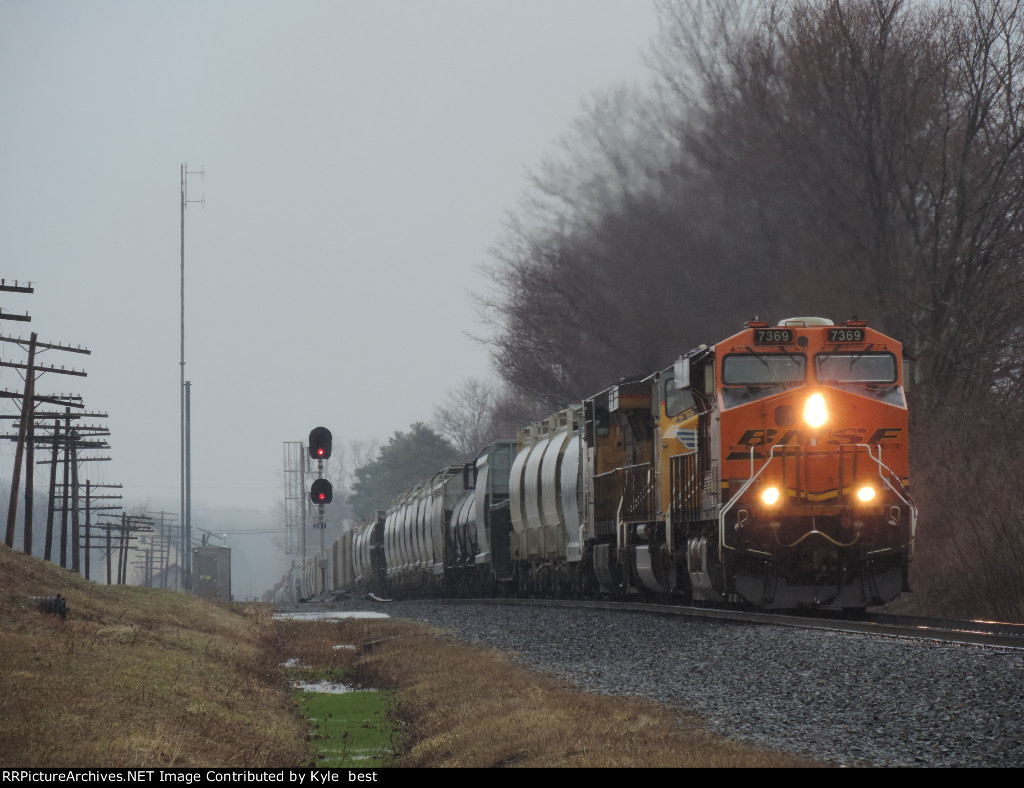 BNSF 7369 on 310